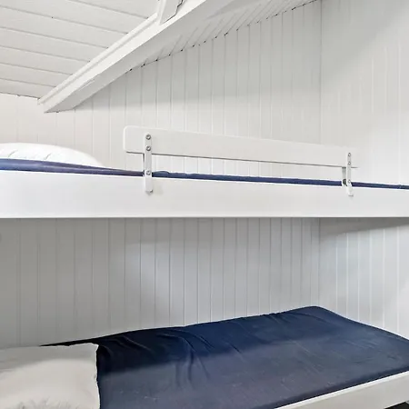 3 Bedroom Amazing In Holiday home Hejls
