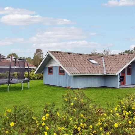 3 Bedroom Amazing In Holiday home *